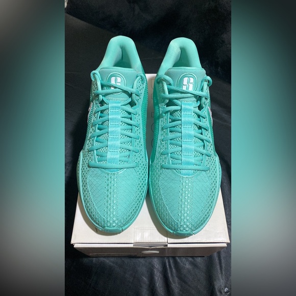 Nike Sabrina 1 ID - Picture 2 of 3